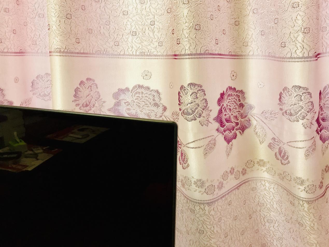 lg超薄oled电视评测,外观设计非常绚丽又亮眼