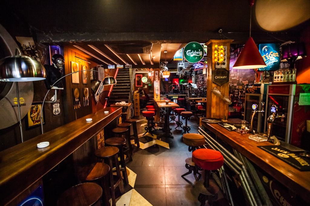 酒吧一条街最适合做什么生意,四线城市酒吧的定位