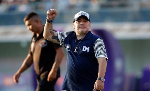 球王梅西的传奇足球之路,梅西和其他球王对比