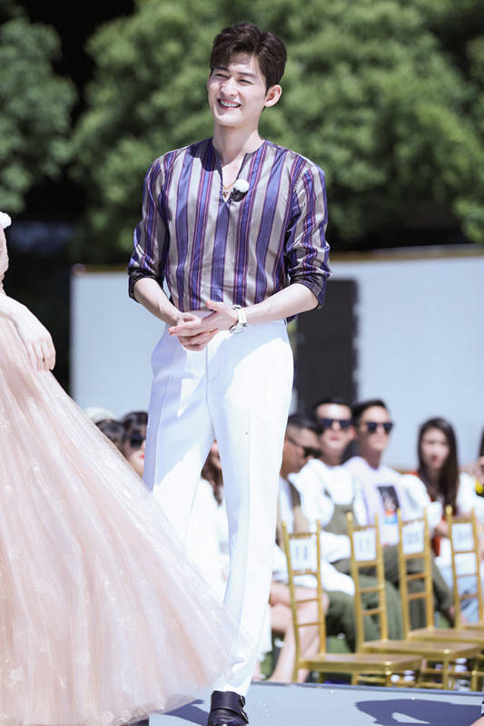 张翰穿搭夏天气质上衣,张翰蓝色衣服穿搭