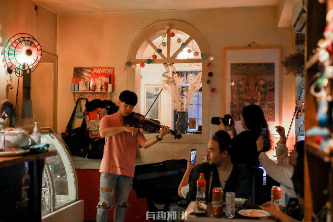 北街13号咖啡馆,隐藏在巷子里的一家复古咖啡店