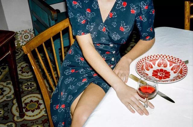 半腰裙今年最流行,今年最流行的显得高贵女士裙