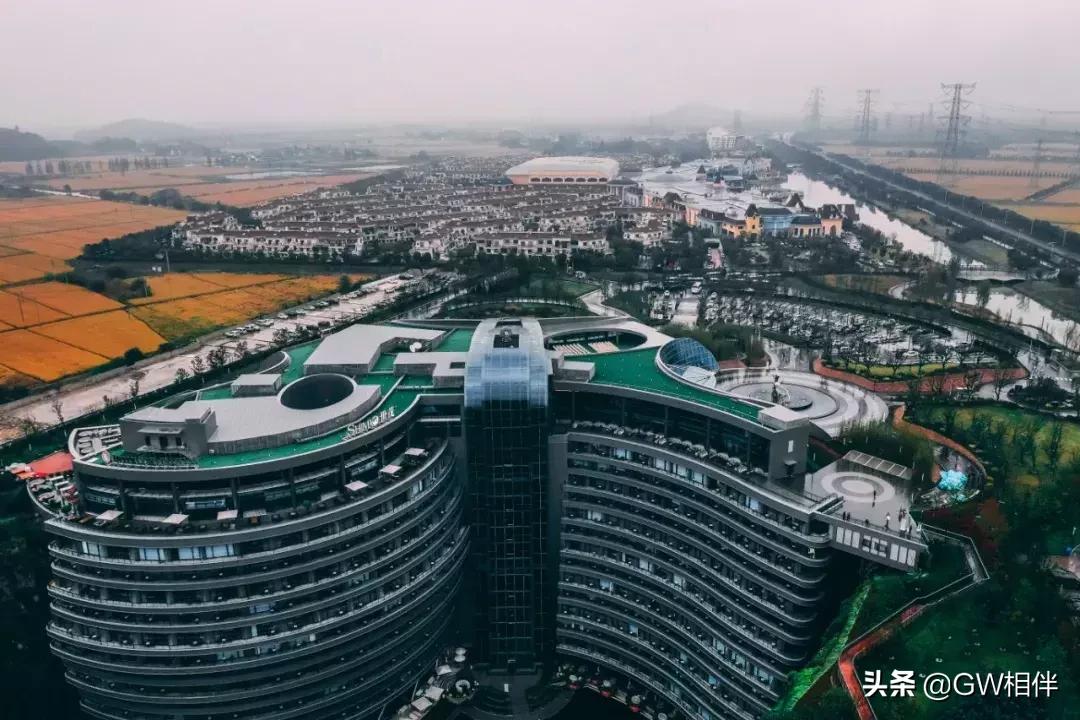 上海世茂深坑酒店建造过程,上海深坑酒店世界建筑奇迹