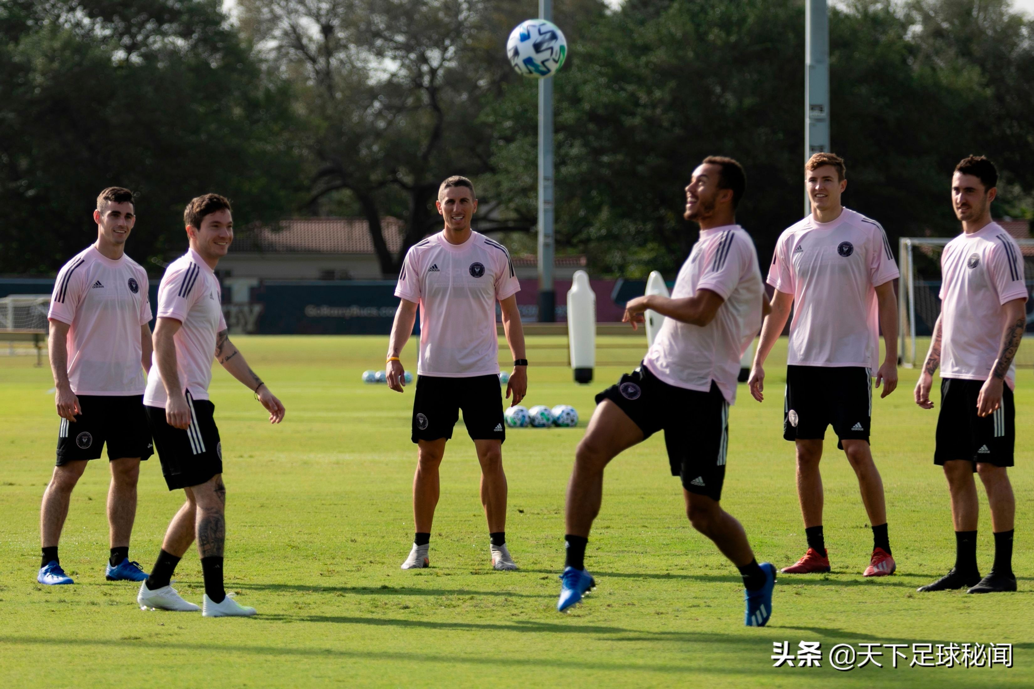 贝克汉姆带领美国足球队,贝克汉姆帮助英格兰