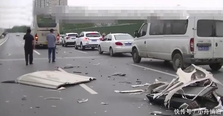 限高杆头被削掉,限高杆砸下司机躲过一劫