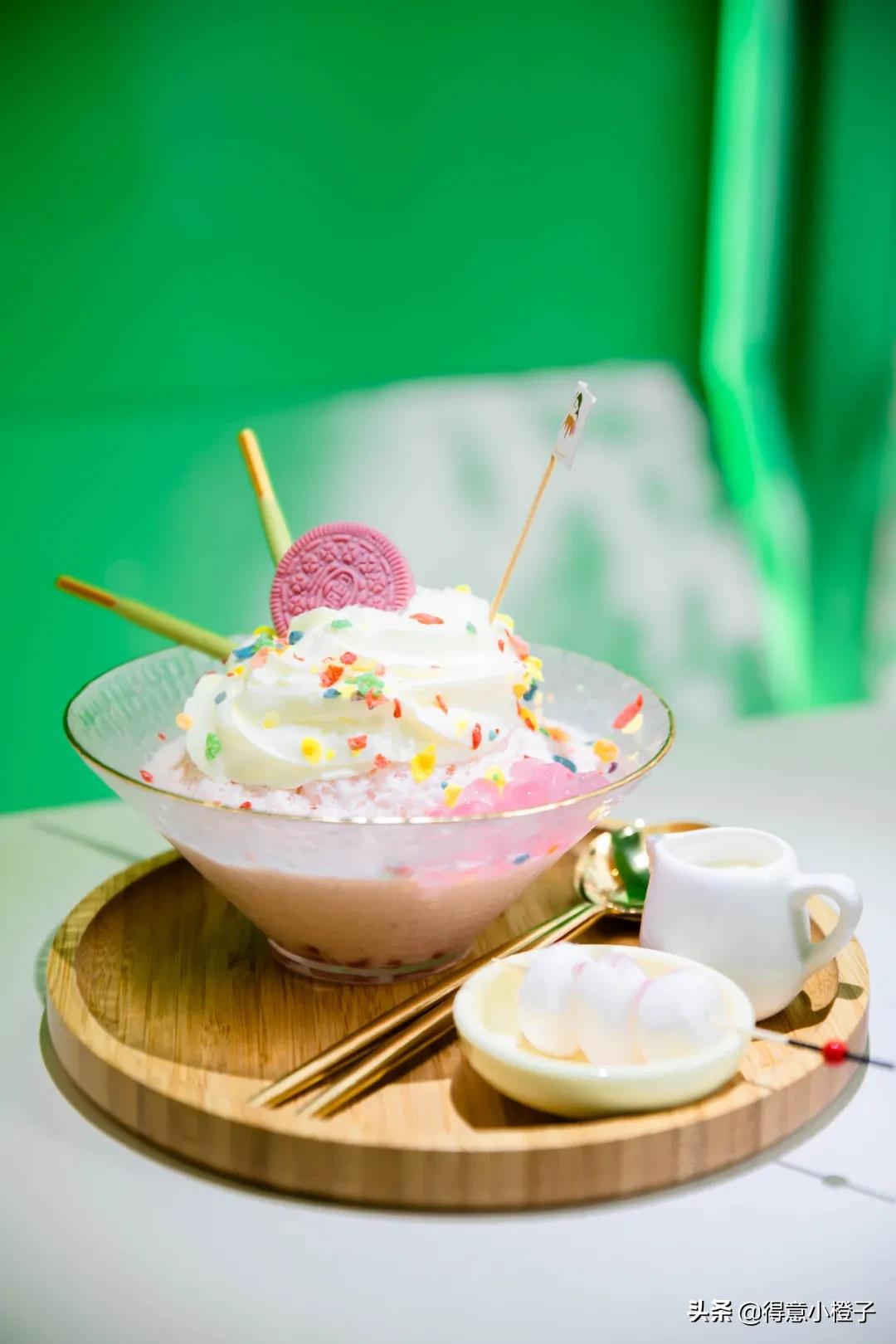 天热了就馋这一口热气腾腾的火锅,天热了就馋这碗冰爽的芋圆水果捞