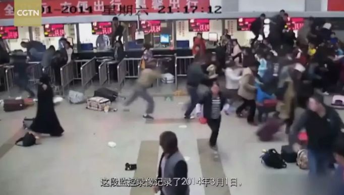 写“诗”歌颂恐怖主义，公然与中国对立，这样的明星到底是蠢还是坏？