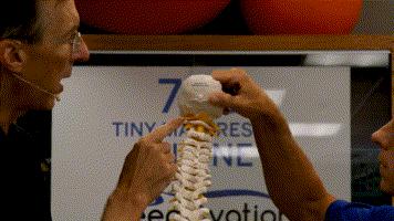 手指早起僵硬疼痛活动后就好了,颈部疼痛颈部僵硬颈部活动受限