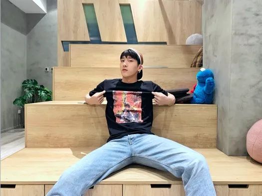 优衣库最后一波折扣,优衣库引发疯抢