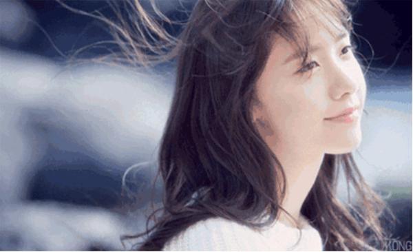 冬天头发干枯毛躁怎么办,一到秋冬头发就干枯毛躁