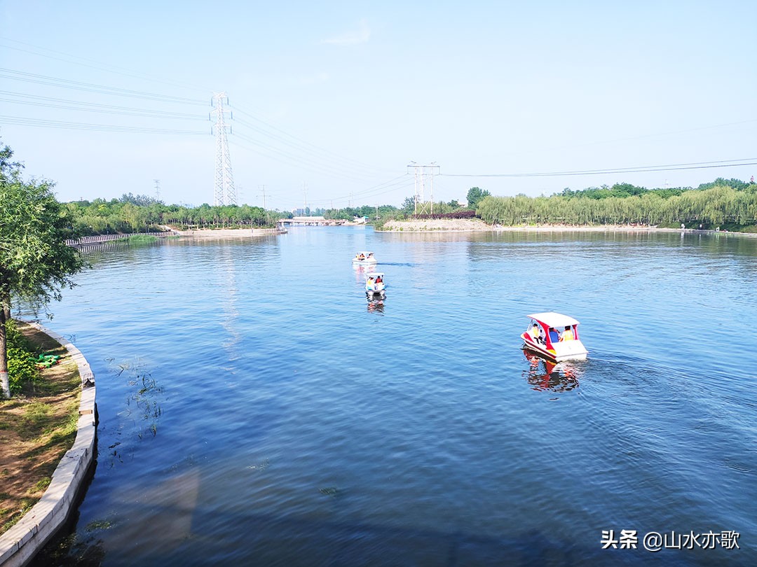 石家庄高新区这座公园，绿草茵茵电船驰行，还有两座别致的网红桥