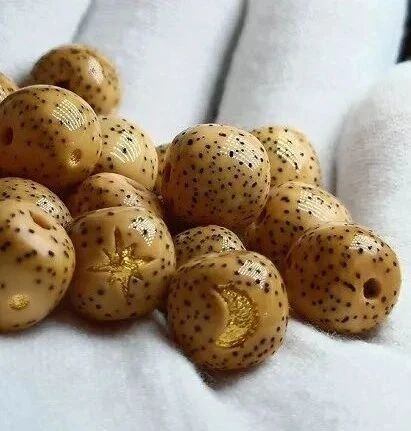 星月菩提手串盘了10年价值,星月菩提手串为什么价格差距大