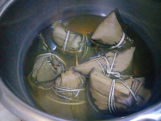 糯米粽子一般要煮几分钟,泡过的糯米煮粽子需要多久