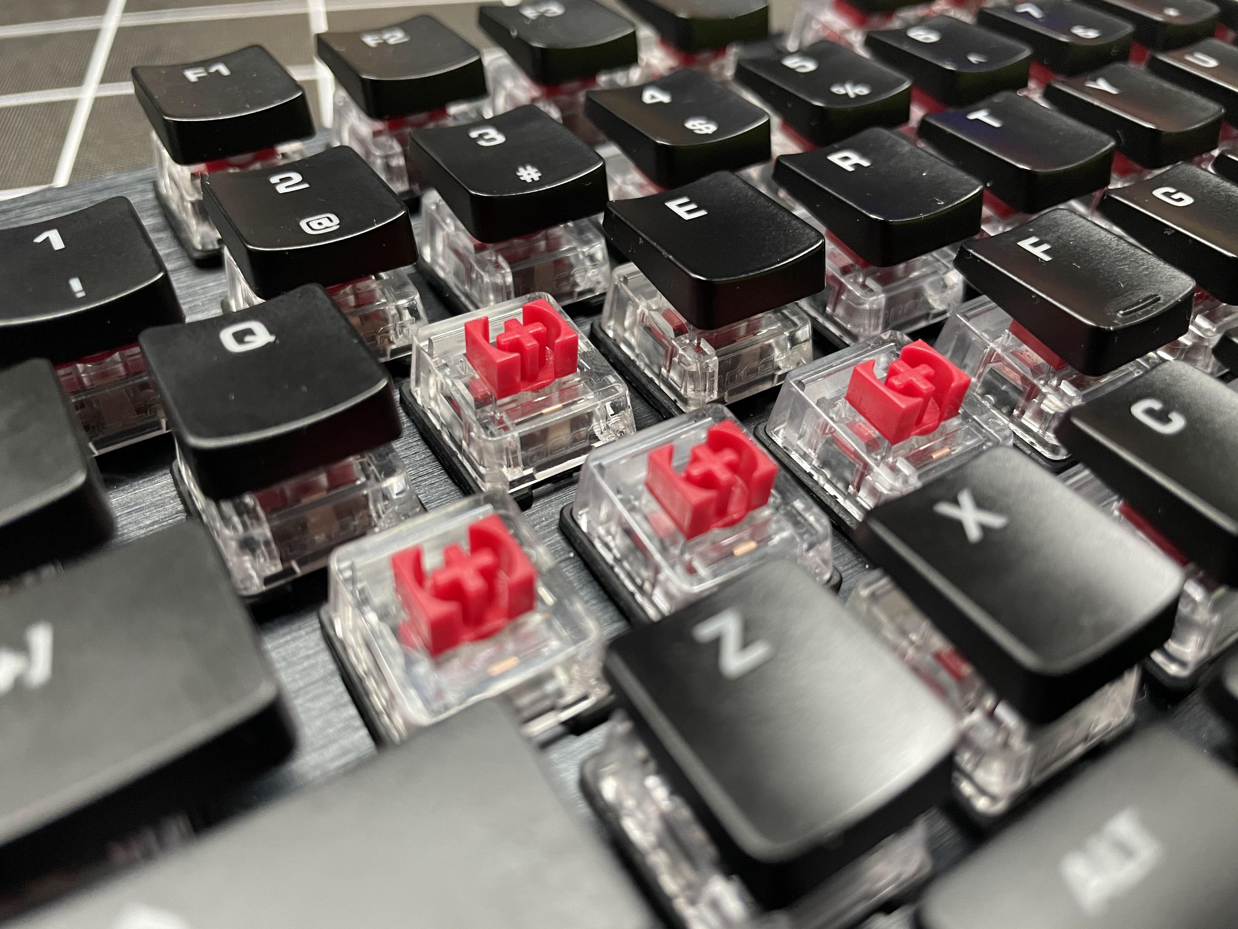 德系红轴机械键盘评测,炫酷红轴机械键盘