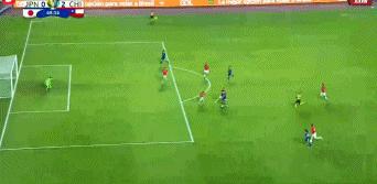 真-日本梅西！18岁久保健英穿裆+强突2人，比达尔被晃倒