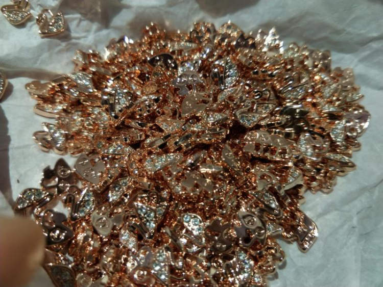 施华洛世奇卖100多,施华洛世奇低价正品渠道