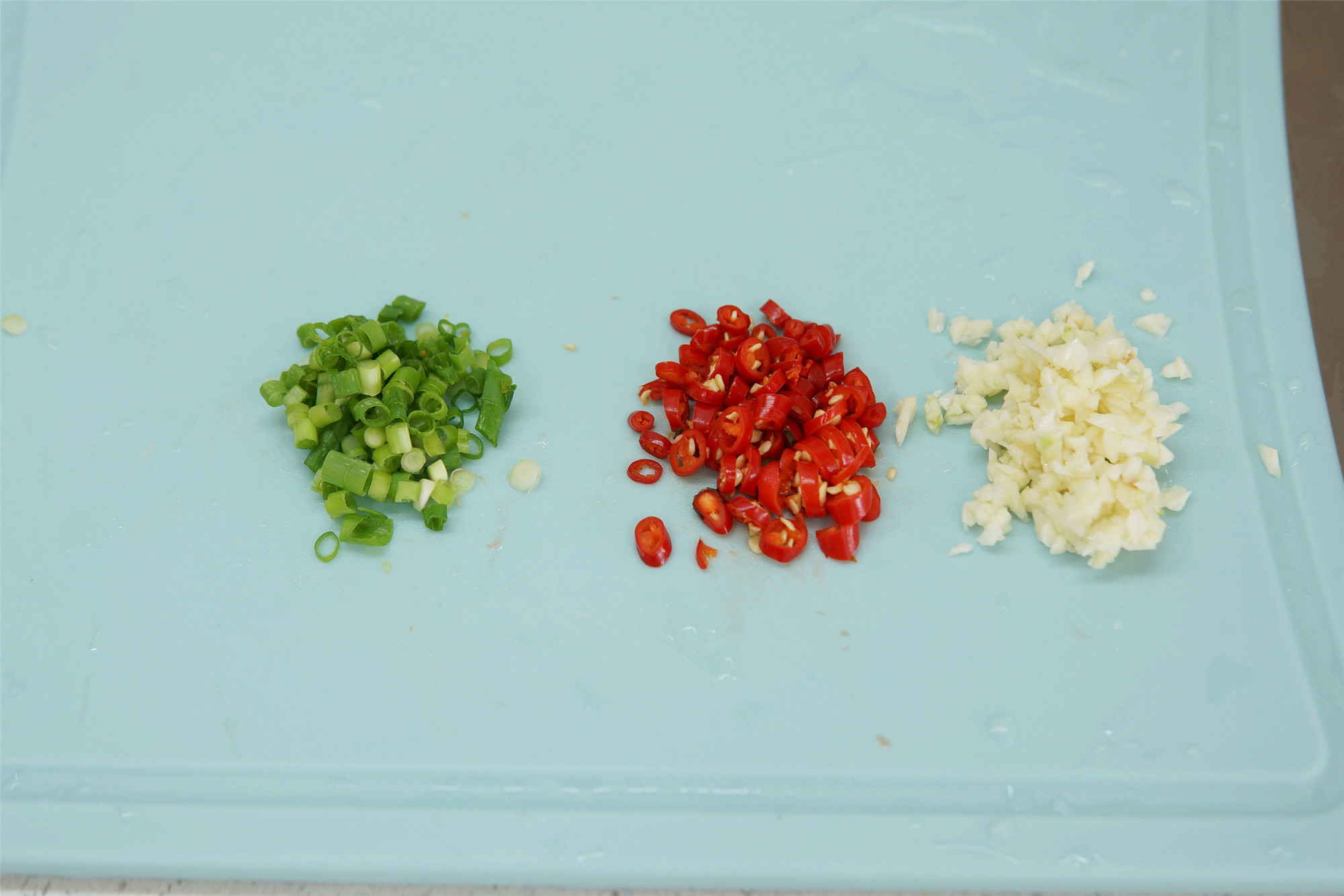 凉拌莲藕如何防止莲藕变黑,煮莲藕莲藕发黑