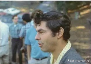 数学家斯梅尔简介,传奇数学家斯梅尔