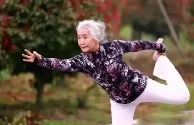 不同年龄段的人群练习瑜伽,不同年龄段练瑜伽的心境都不一样