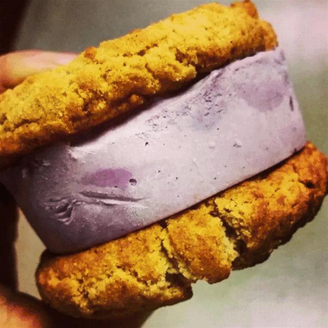 风靡全球的冰淇淋三明治,马卡龙冰淇淋三明治草莓蛋糕