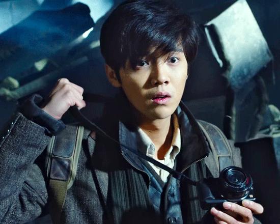 张艺兴颜值巅峰pk鹿晗的颜值巅峰,张艺兴由歌手到演员的跨界