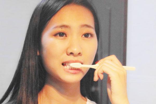 刷牙去牙垢牙结石小妙招,刷牙去除牙结石的方法
