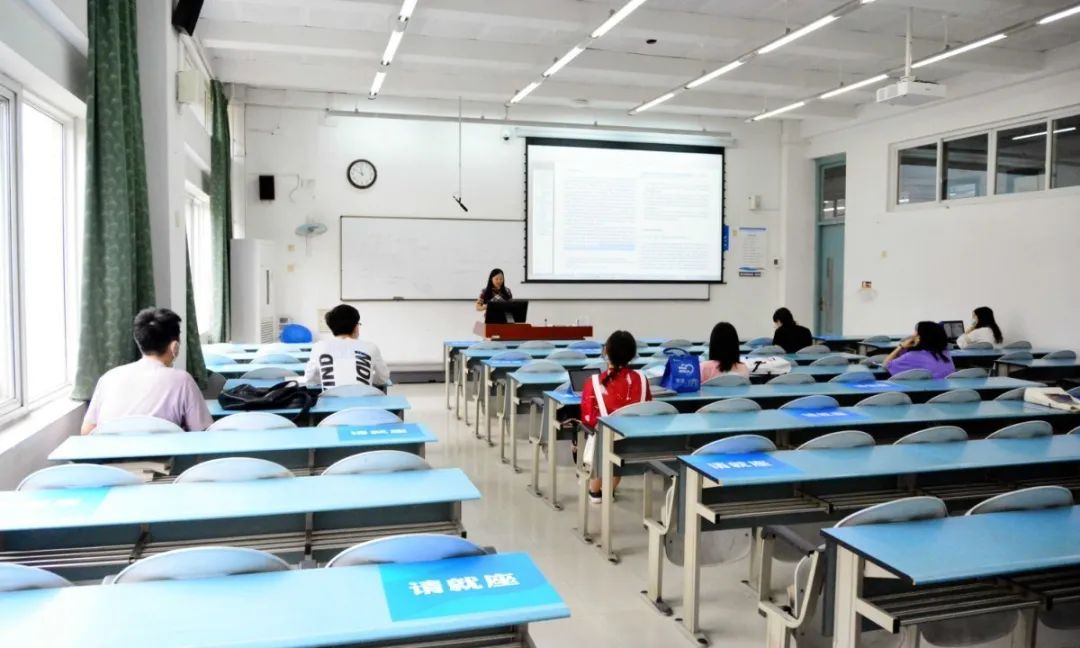 回顾：全面线下复课第一周，这依旧是你熟悉的西财课堂！