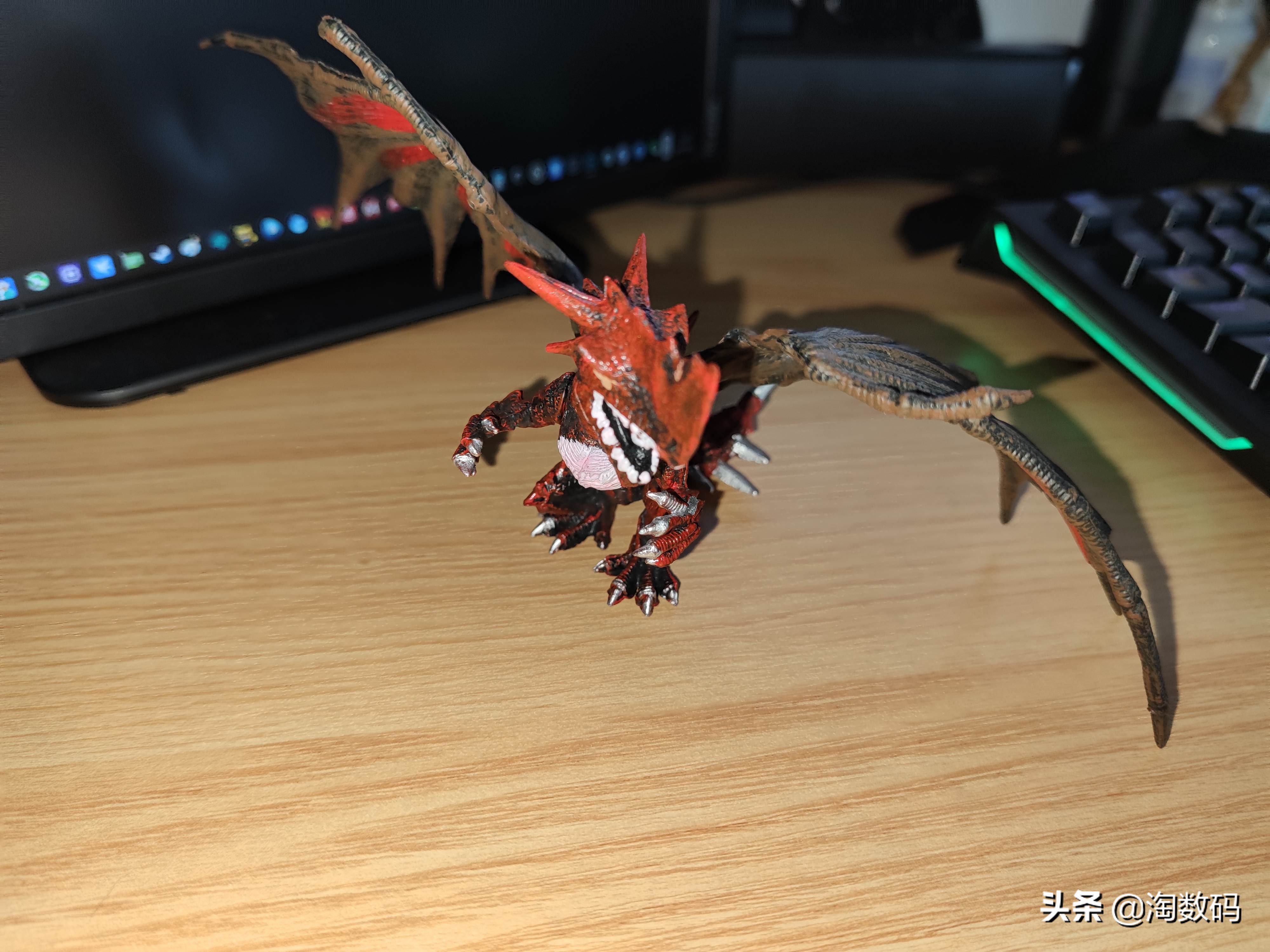 ￥9块9的德国LED充电台灯？105年欧司朗血统能否传承，开箱晒个单