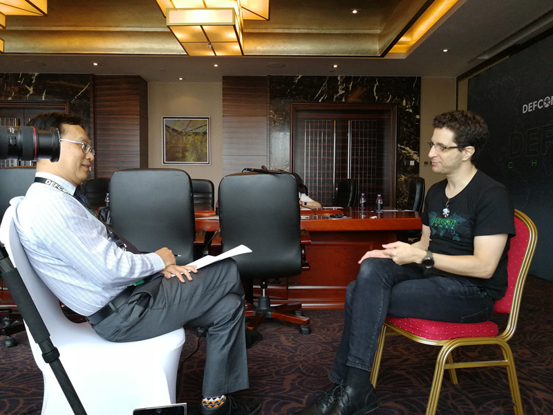 「互联网口述历史」杰夫·莫斯：“身价”最高黑客