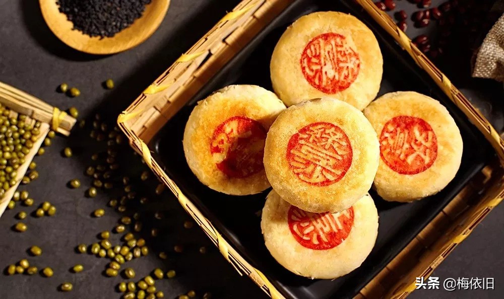 什么地方的月饼最有名最好吃,中秋月饼哪个村做的好