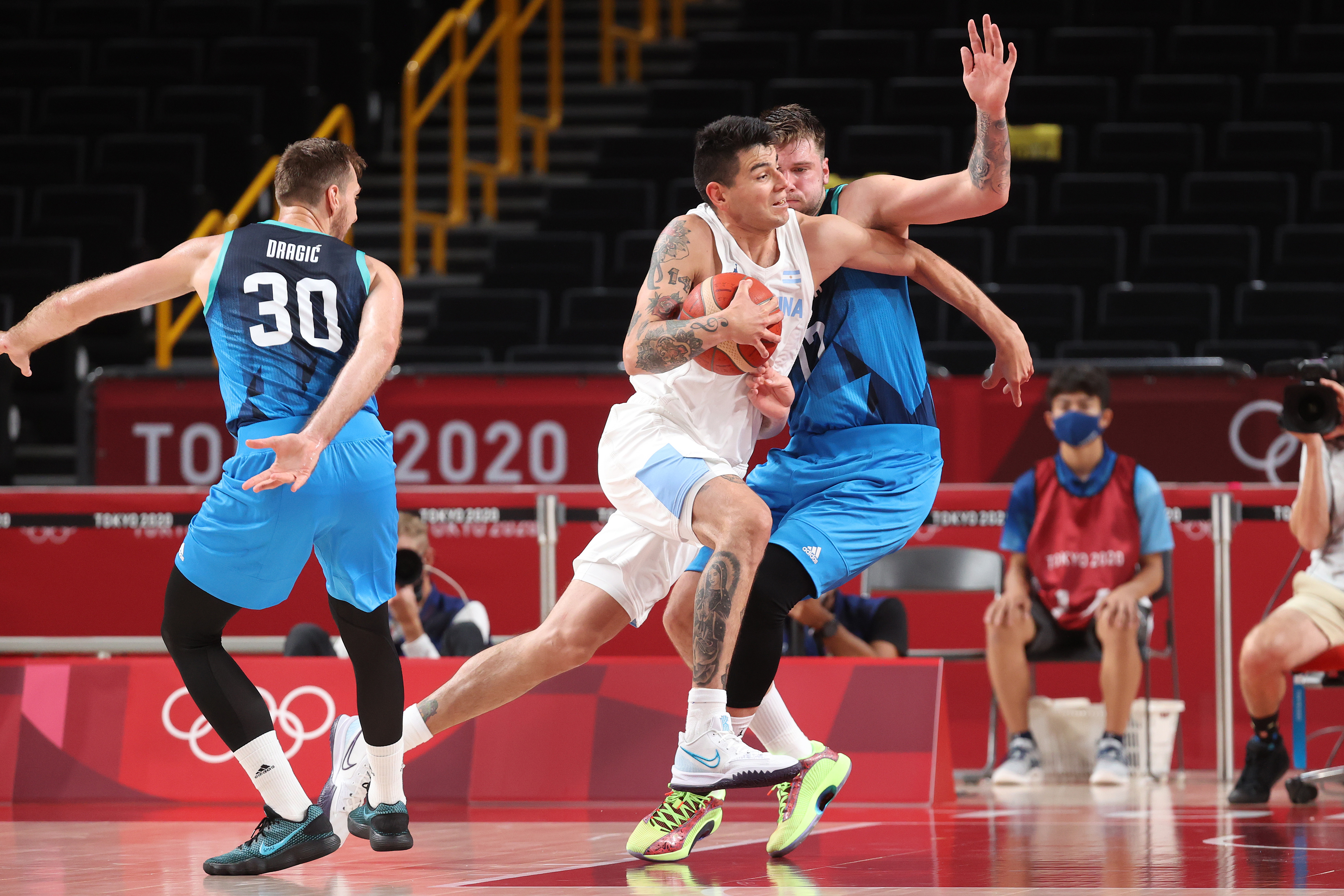 东契奇照片2024,东契奇世界杯照片