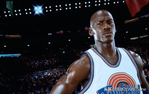 乔丹如何评价球衣拍出1009万美元 (乔丹穿哪件球衣拿了六连冠)
