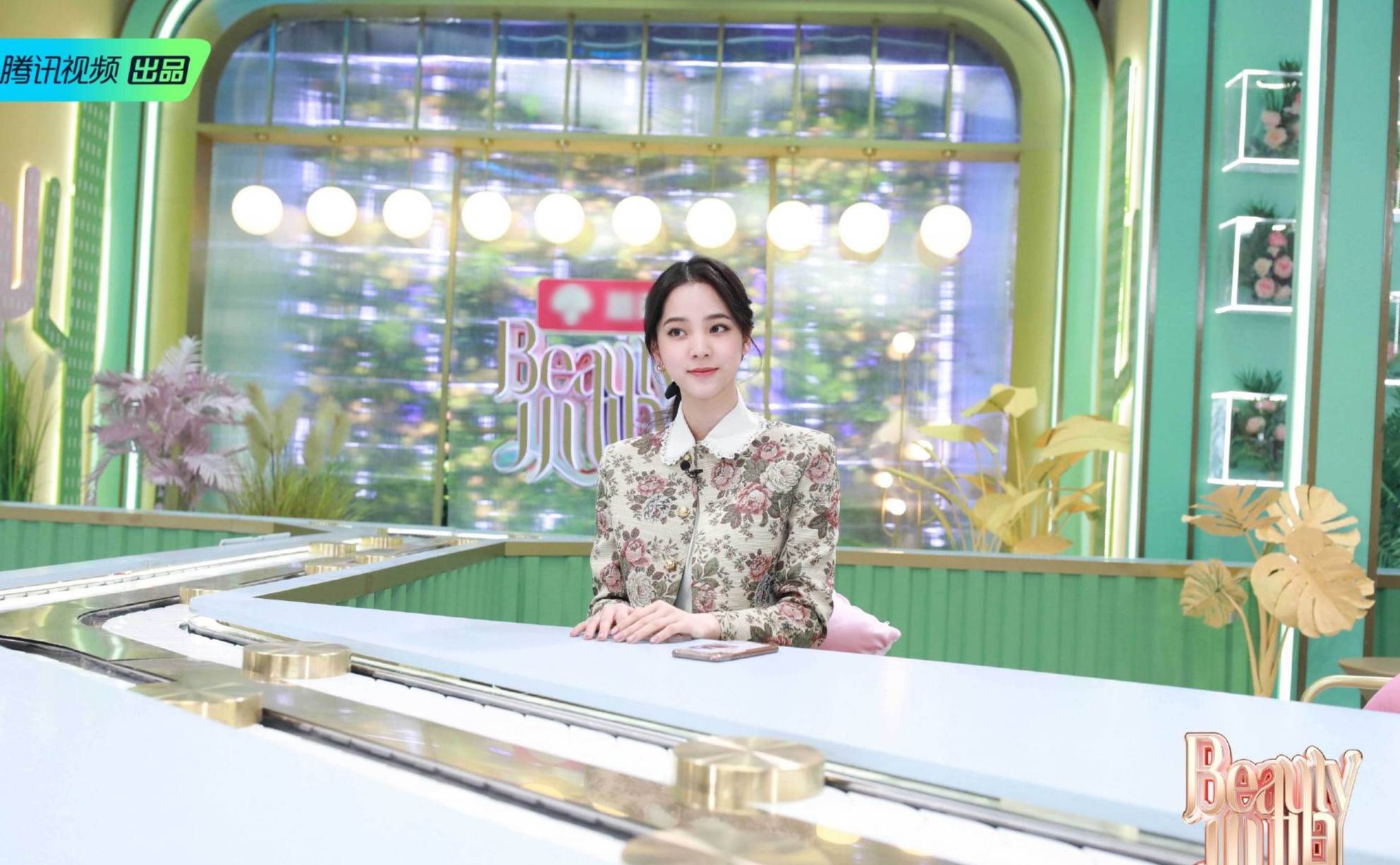 欧阳娜娜穿衣服风格,欧阳娜娜纪梵希衣服同款