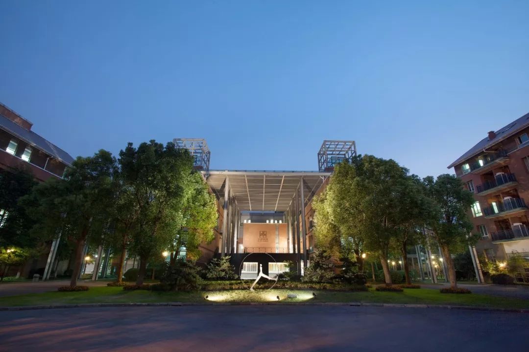 上海民办包玉刚实验学校官网,民办大学包玉刚