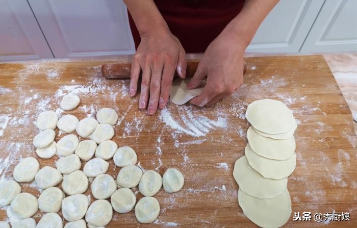 大虾和什么包饺子好吃,大虾包水饺还要煮熟吗