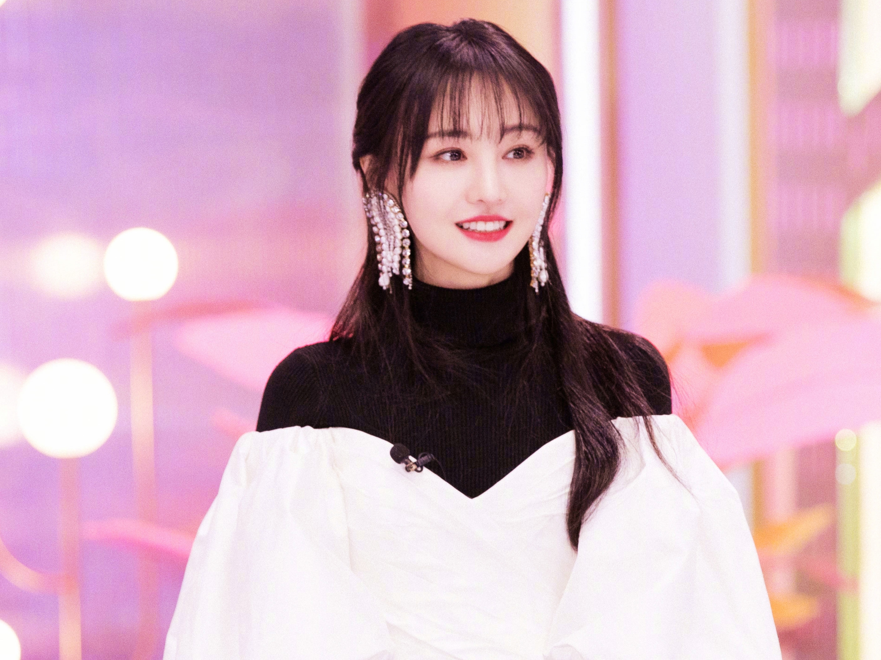 人前是巨星，人后是赚钱工具？这7位明星的爹妈，堪比“吸血鬼”