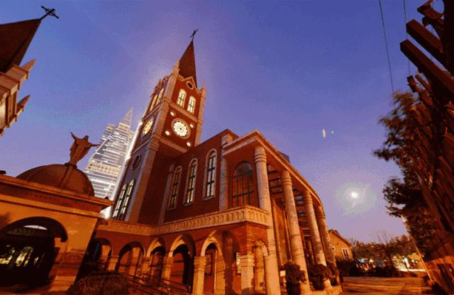 上海太魔幻了,上海太魔幻