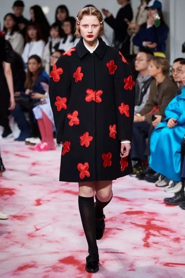 拒绝土气学会穿搭小技巧,红色内搭怎么穿