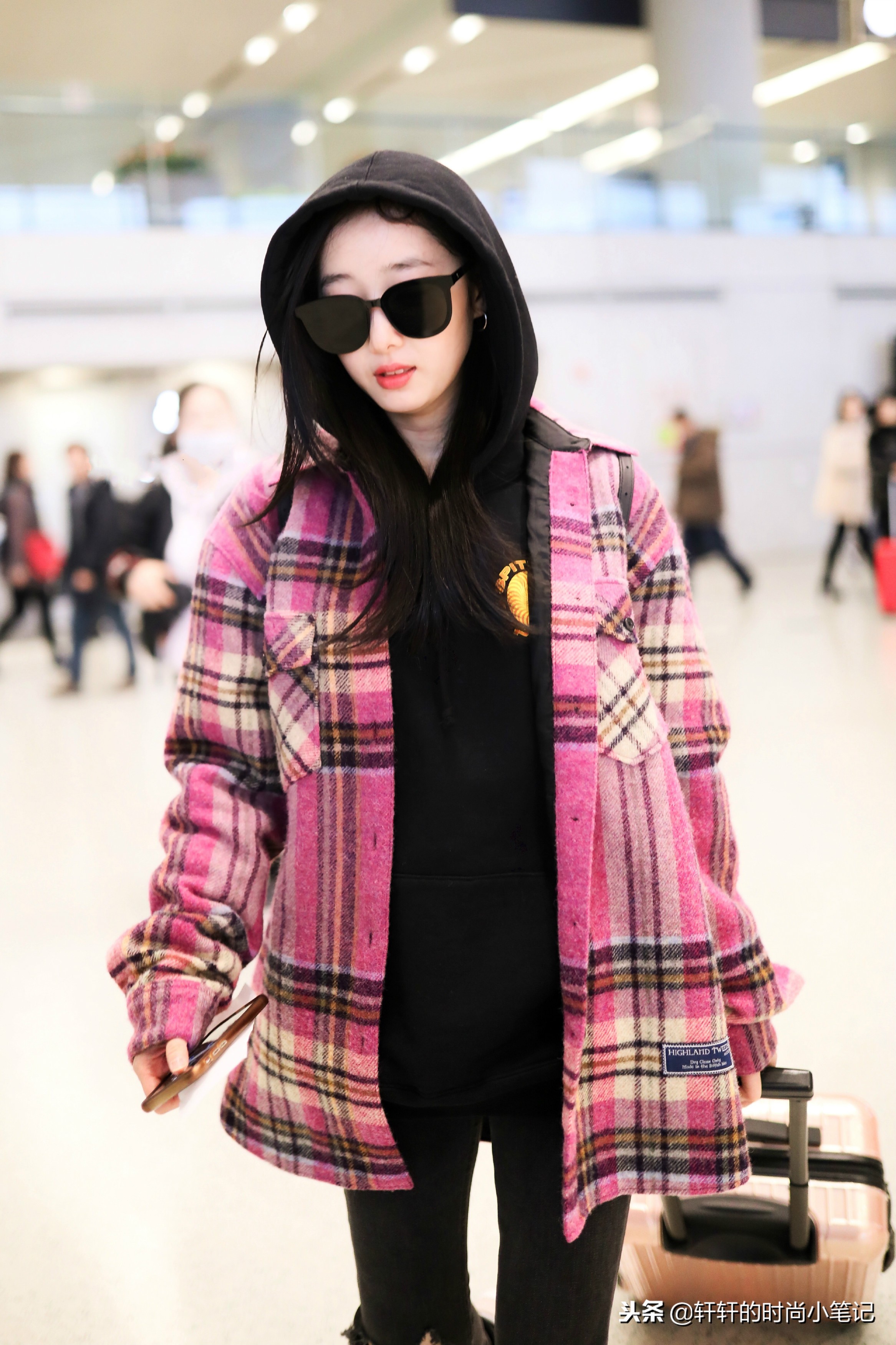 蒋梦婕粉色上衣,蒋梦婕穿粉色外套