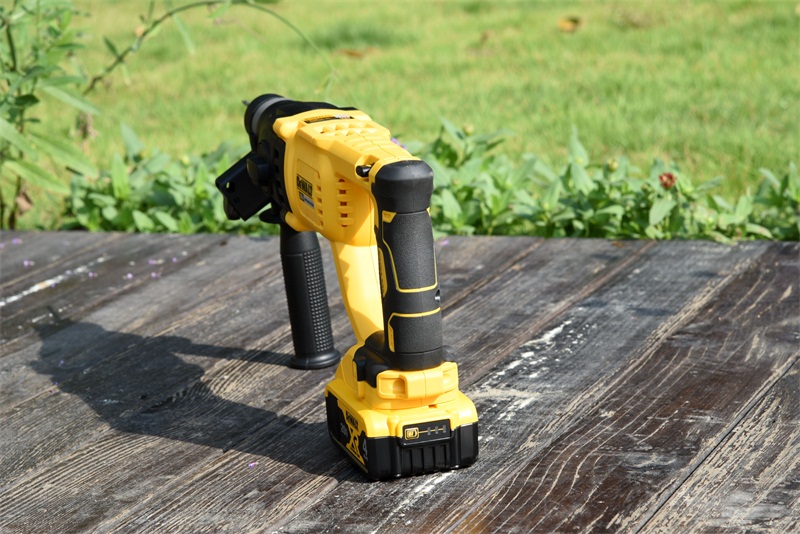 释放自我，轻巧随行-得伟DCH133无刷充电电锤入手使用体验