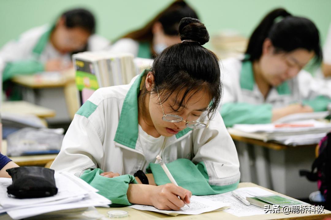 高考书写不好扣分的事例,高考会狠狠奖励自律的人
