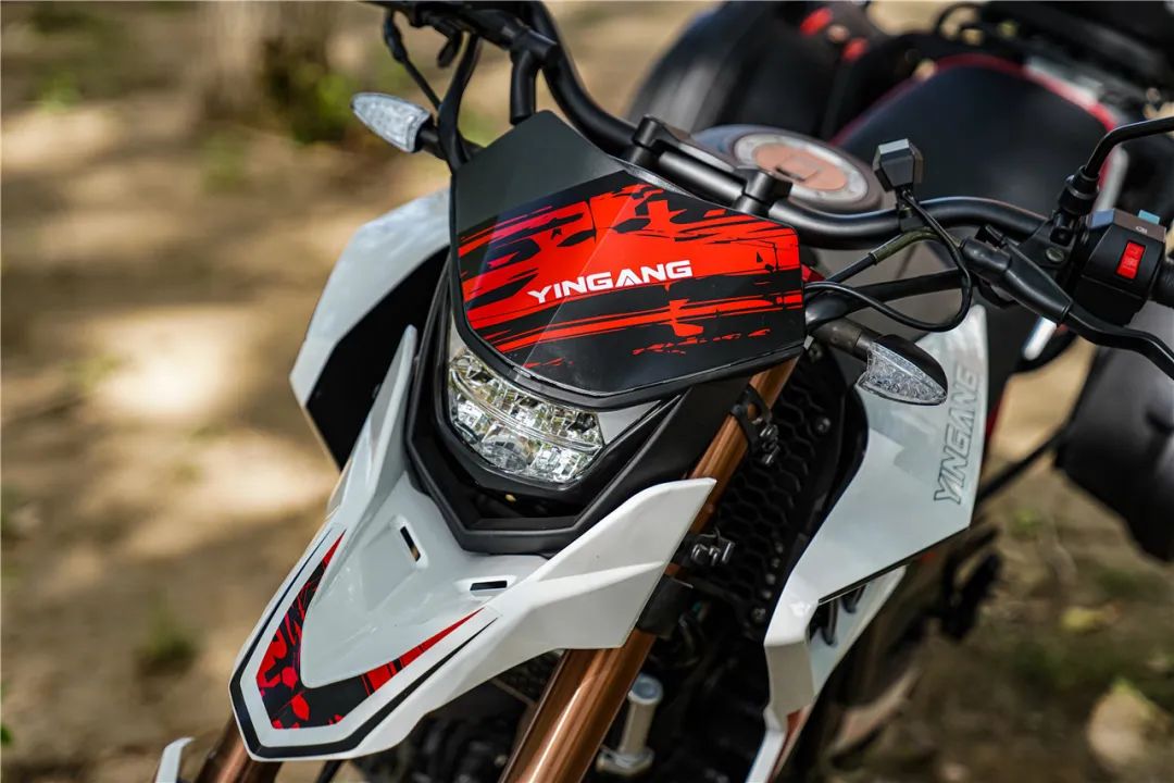 银钢铁拳250到底值不值得入手,1万左右的重型拉力车