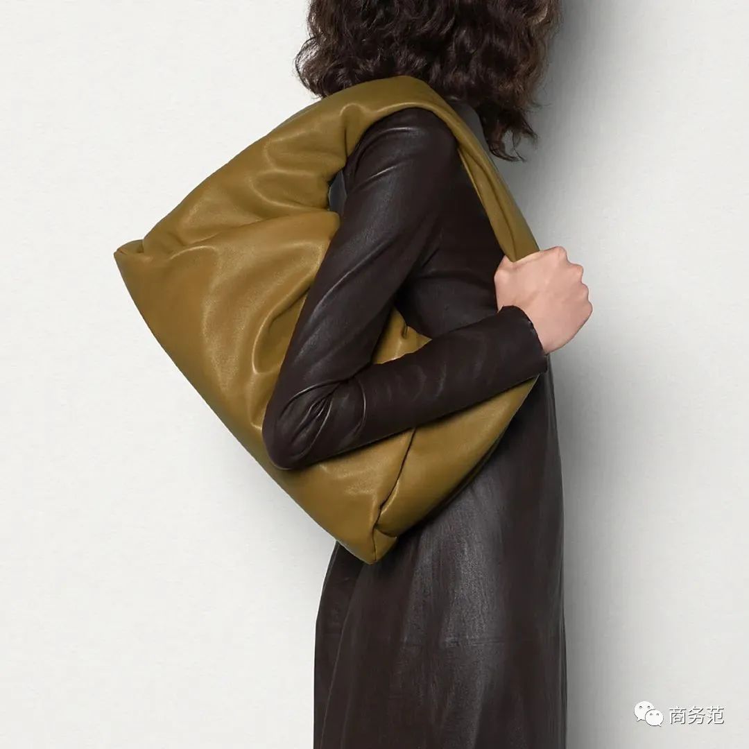 今年最火的22只腋下包,2022年最火腋下包