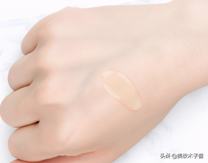 怎样更有效的使用精华油呢,不用精华液有什么后果