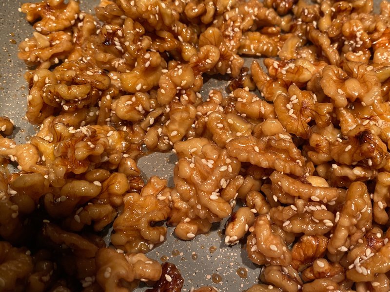 做好的琥珀核桃让人难以抗拒,琥珀核桃教程来了私藏美食大分享