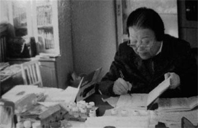 开国中将吴信泉：一生孕育12个子女，8个儿子、4个女儿