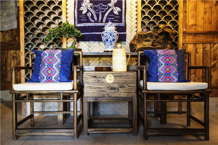 做旧家具,做民宿家具的一般用什么木头做