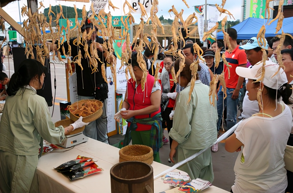 闊╁浗浜哄枬鐨勯珮涓藉弬,闊╁浗浜烘湇鐢ㄩ珮涓藉弬