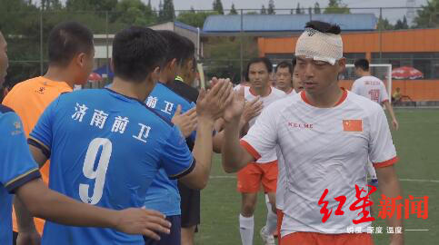 世警会温江民警眉骨撞破缝针未拆线继续比赛“裂开就再缝一次”