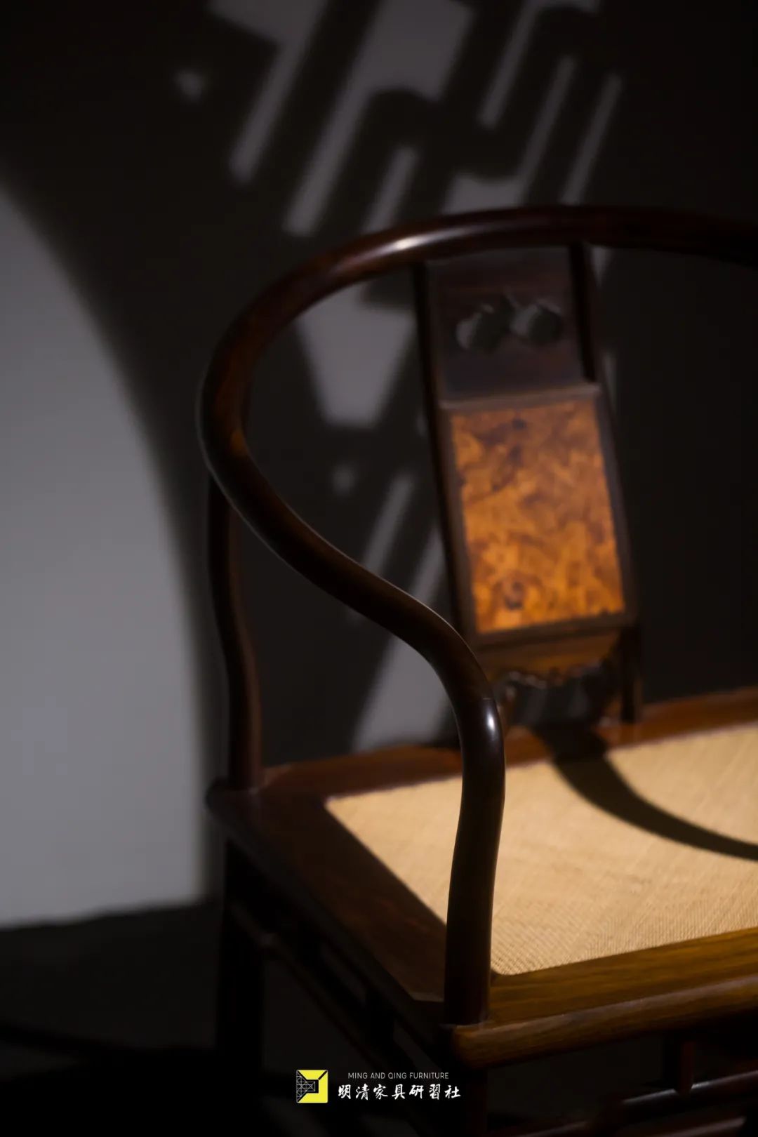 余尝净一室，置一圈椅|影木坊